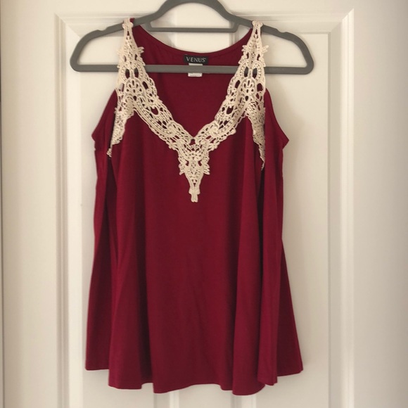 NEW-VENUS Crochet neck line Cold Shoulder top - Picture 2 of 4
